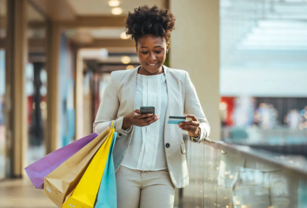 Customer shopping online